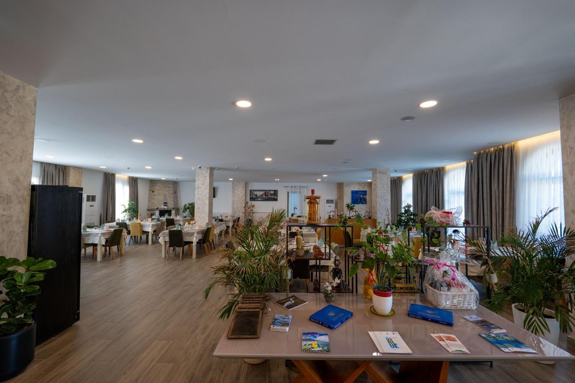 Acros Resort Vlore Bagian luar foto