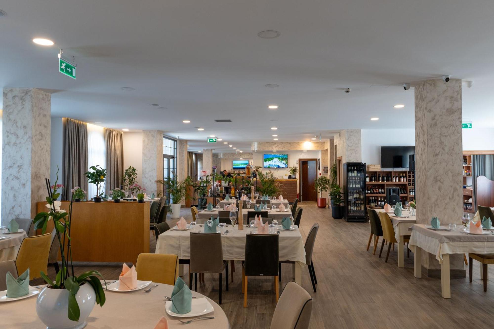 Acros Resort Vlore Bagian luar foto